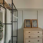 Spacious Five Bedroom House With Garden Бристоль