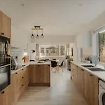Дом отдыха Spacious Five Bedroom House With Garden Бристоль