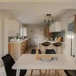 Spacious Five Bedroom House With Garden Бристоль