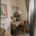 Spacious Five Bedroom House With Garden Бристоль