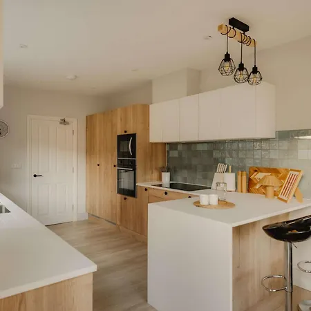 別荘 Spacious Five Bedroom House With Garden ブリストル