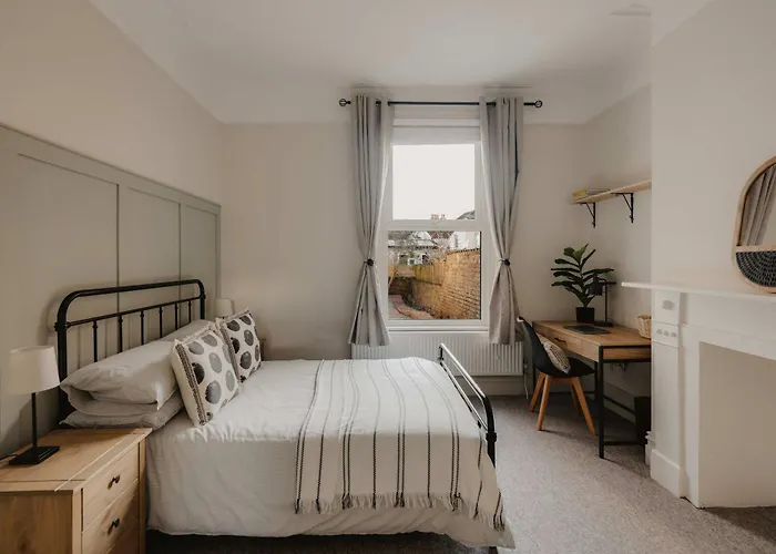 Feriehus Spacious Five Bedroom House With Garden Bristol