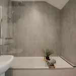 Spacious Five Bedroom House With Garden Casa vacanze